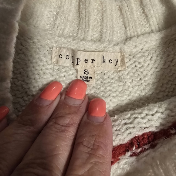 Girls Copper Key White and Red Kids Sweater. Size small. - Picture 3 of 4